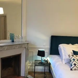 https://relais-12-bis-bed-breakfast.fr-paris.fr