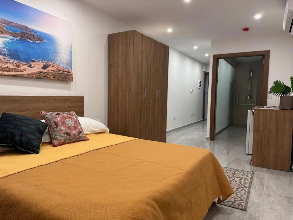 La Bella Guesthouse Saint Julian's
